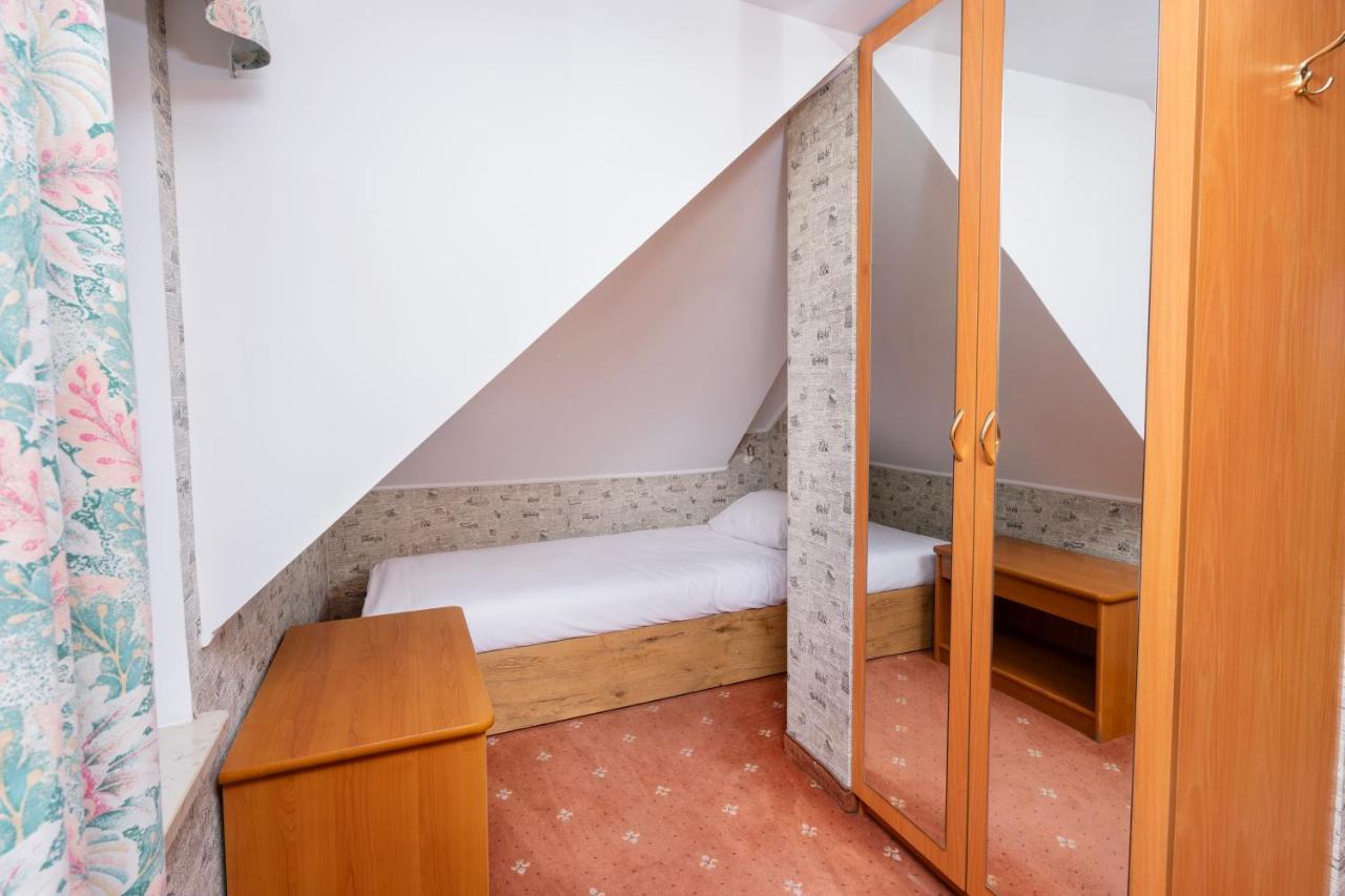 Hotel Victory Home ワルシャワ エクステリア 写真