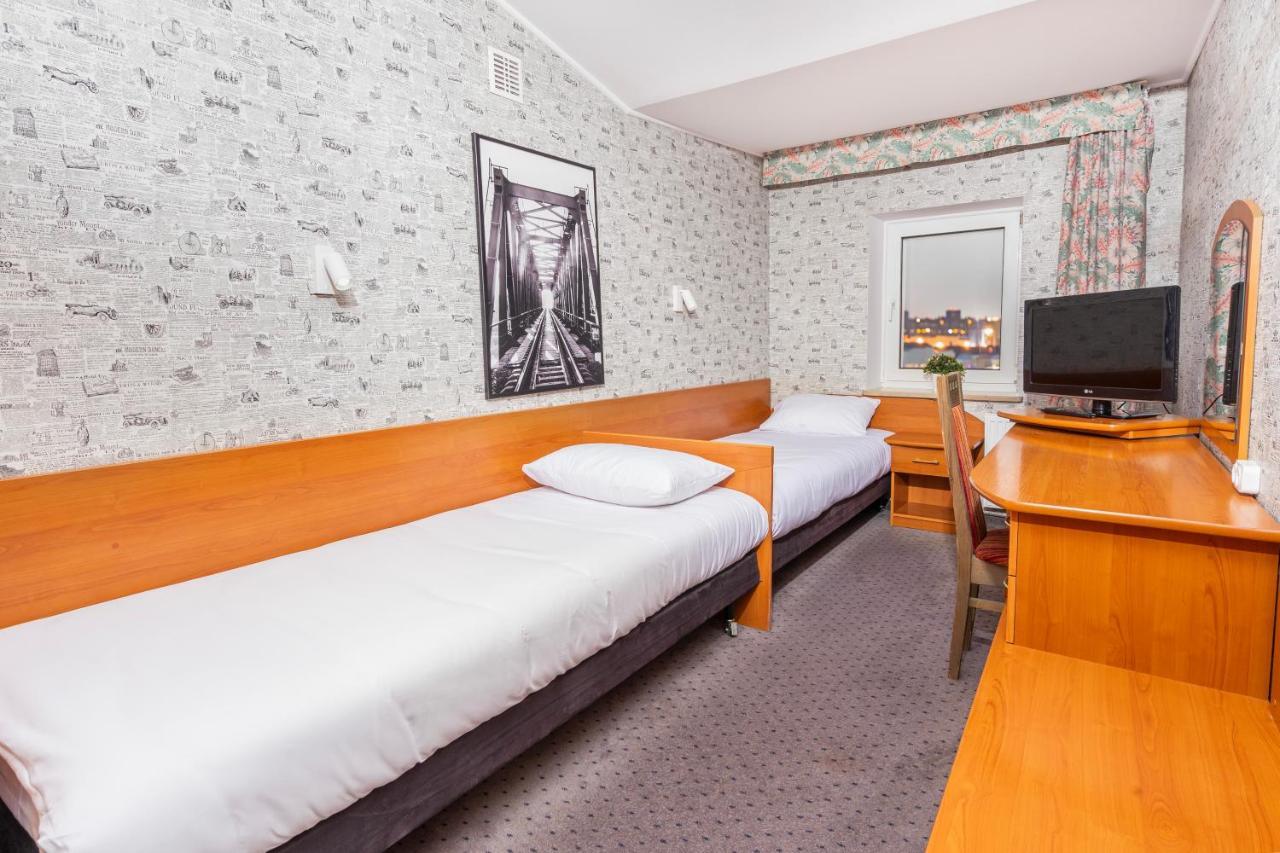 Hotel Victory Home ワルシャワ エクステリア 写真