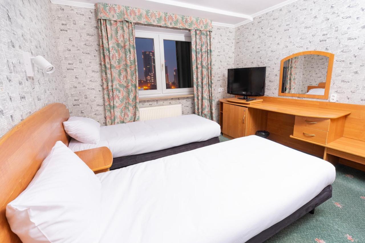 Hotel Victory Home ワルシャワ エクステリア 写真