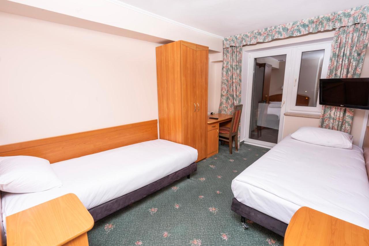 Hotel Victory Home ワルシャワ エクステリア 写真
