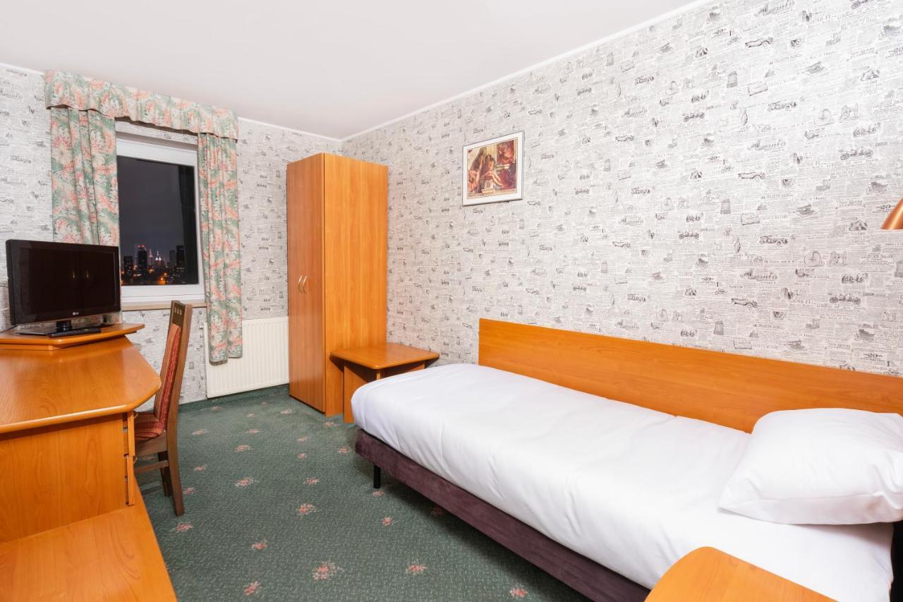 Hotel Victory Home ワルシャワ エクステリア 写真