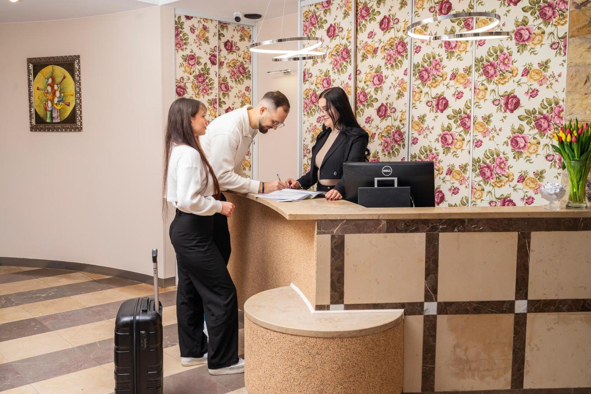 Hotel Victory Home ワルシャワ エクステリア 写真