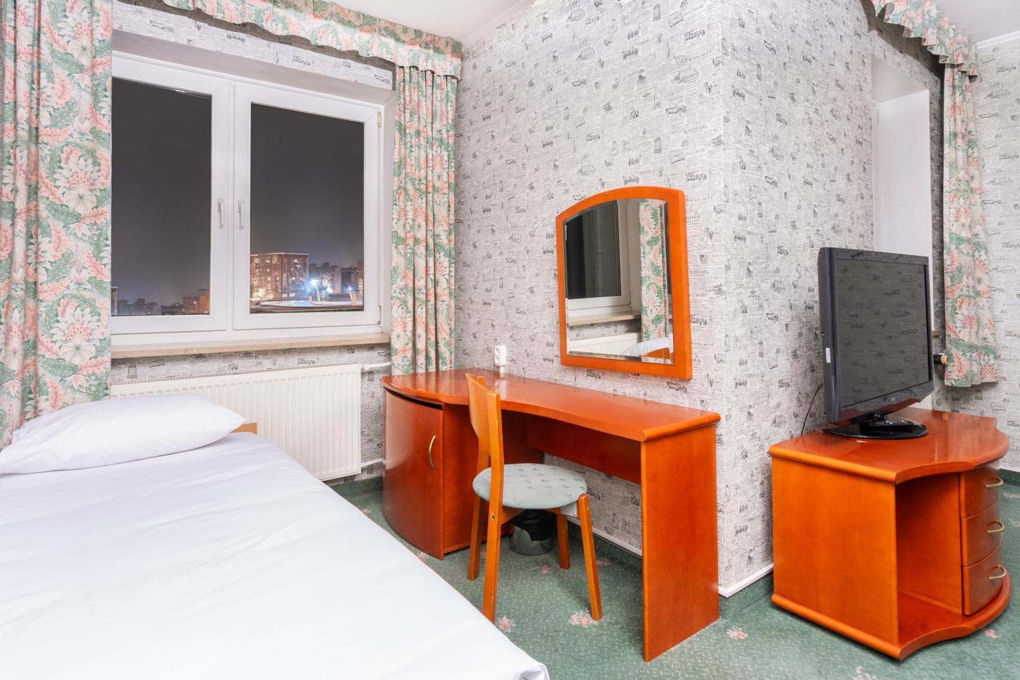 Hotel Victory Home ワルシャワ エクステリア 写真