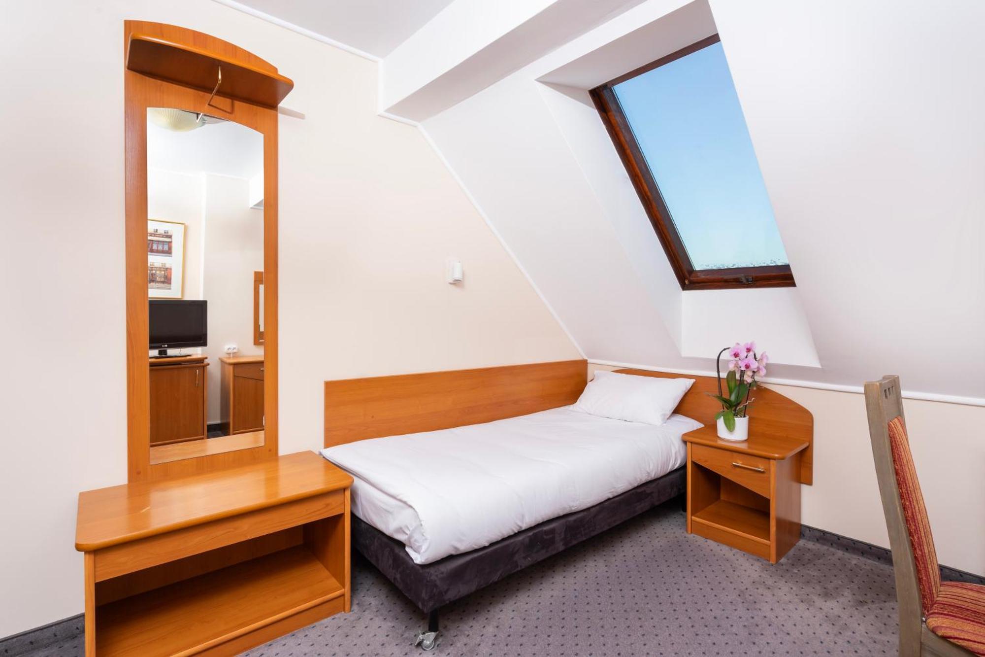 Hotel Victory Home ワルシャワ エクステリア 写真