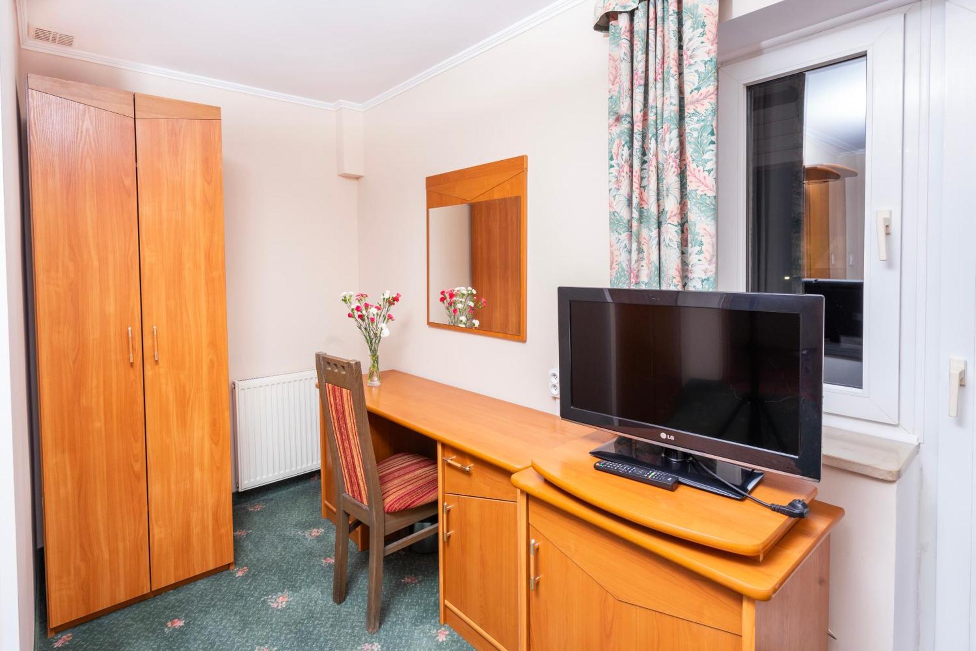 Hotel Victory Home ワルシャワ エクステリア 写真