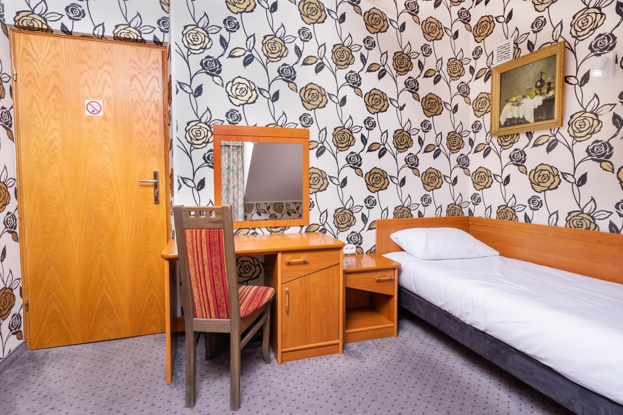 Hotel Victory Home ワルシャワ エクステリア 写真